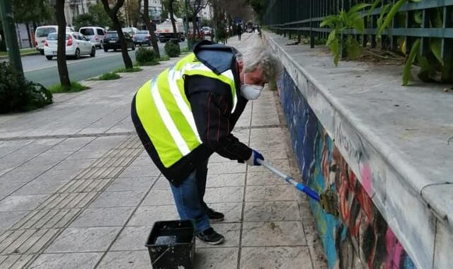 Πεδίον Άρεως: Καθαρίστηκαν από γκράφιτι 400 μέτρα της περίφραξης