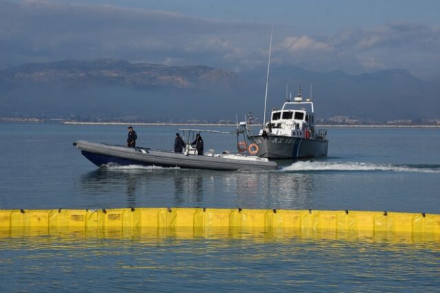 Ρύπανση στον Πειραιά από δεξαμενόπλοιο – Συνελήφθη ο πλοίαρχος