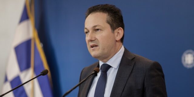 Πέτσας: “Φέτος θα γιορτάσουμε το Πάσχα από το σπίτι”