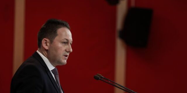 Πέτσας: Με προσοχή η αποκλιμάκωση των μέτρων – “Να συνεχίσουμε να είμαστε παράδειγμα”