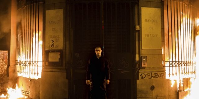 Παβλένσκι: Ο ακτιβιστής που έραψε τα χείλη του και κατέστρεψε έναν πολιτικό