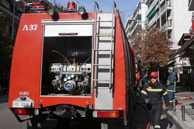 Φωτιά σε ακατοίκητο σπίτι στο κέντρο της Αθήνας