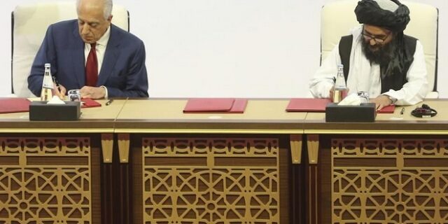 Ιστορική συμφωνία ΗΠΑ – Ταλιμπάν: Αποχωρούν από το Αφγανιστάν τα ξένα στρατεύματα