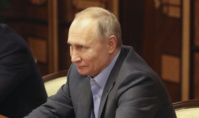 Πούτιν: Όσο είμαι εγώ δεν θα υπάρξουν “γονιός 1” και “γονιός 2”