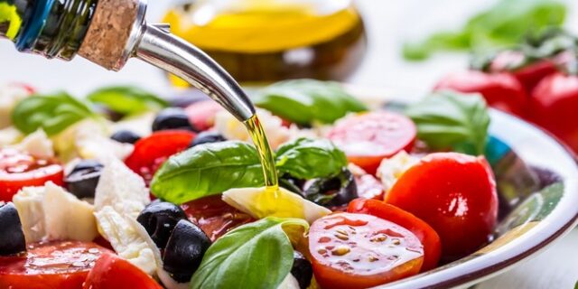 Η Μεσογειακή διατροφή ενισχύει τα “καλά” βακτήρια του εντέρου