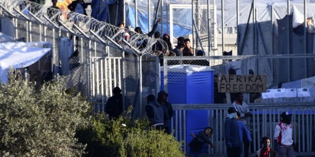 Μεταναστευτικό: Επιτάχυνση των διαδικασιών ασύλου και κλείσιμο ανοικτών δομών