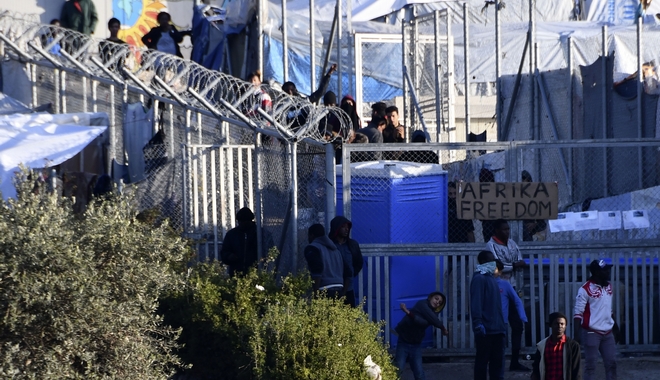 Μεταναστευτικό: Επιτάχυνση των διαδικασιών ασύλου και κλείσιμο ανοικτών δομών
