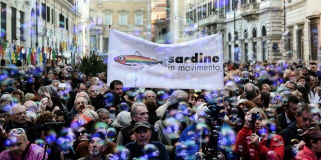 Ιταλία: Αλλαγή των νόμων για την μετανάστευση ζητά το “κίνημα της σαρδέλας”