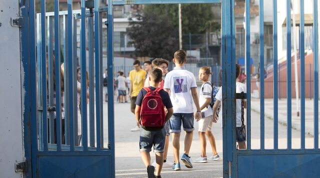 Τα σχολεία ανοίγουν στις 7 Σεπτεμβρίου, χωρίς σχέδιο και παρά την έξαρση κρουσμάτων