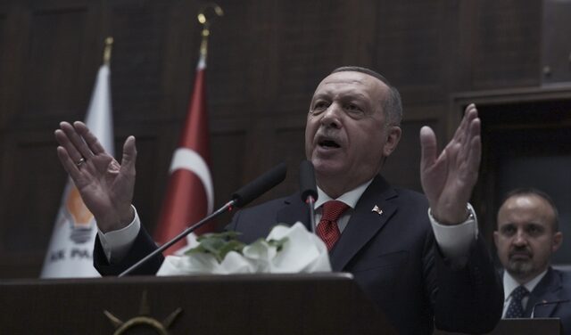 Ο Ερντογάν έμπλεξε άσχημα στη Συρία και ζητά παρέμβαση Μέρκελ-Μακρόν
