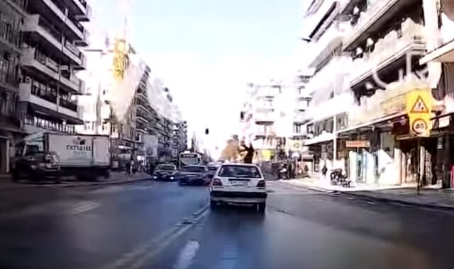 Θεσσαλονίκη: Αυτοκίνητο χτυπά νεαρή γυναίκα