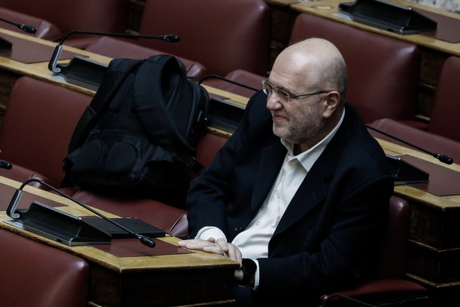 Τρύφων Αλεξιάδης: Επιστροφή στη Βουλή μετά την περιπέτεια της υγείας του