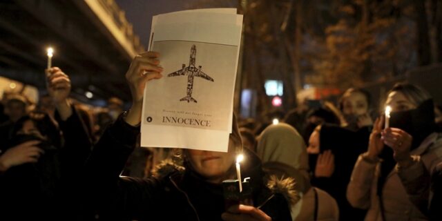 Ουκρανία προς Ιράν: “Γνωρίζατε εξαρχής πως έχετε καταρρίψει το Boeing 737′