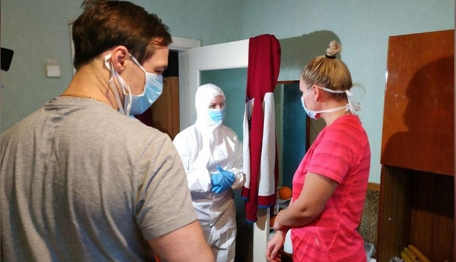 Κοροναϊος – Ουκρανία: Με μάσκα μέσα σε σανατόριο η υπουργός Υγείας