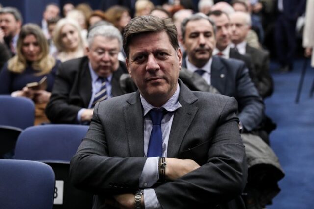 Βαρβιτσιώτης: Δεν θα μετατρέψουμε τα ελληνικά νησιά σε “Ellis Island”