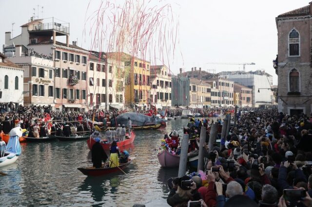 Κοροναϊός: Σταματά το καρναβάλι της Βενετίας – Σε καραντίνα πλοίο ΜΚΟ