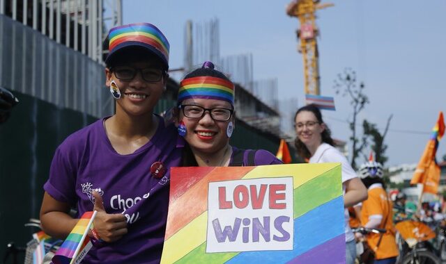 Στο Βιετνάμ διδάσκουν ακόμα ότι η “ομοφυλοφιλία είναι ψυχική ασθένεια”