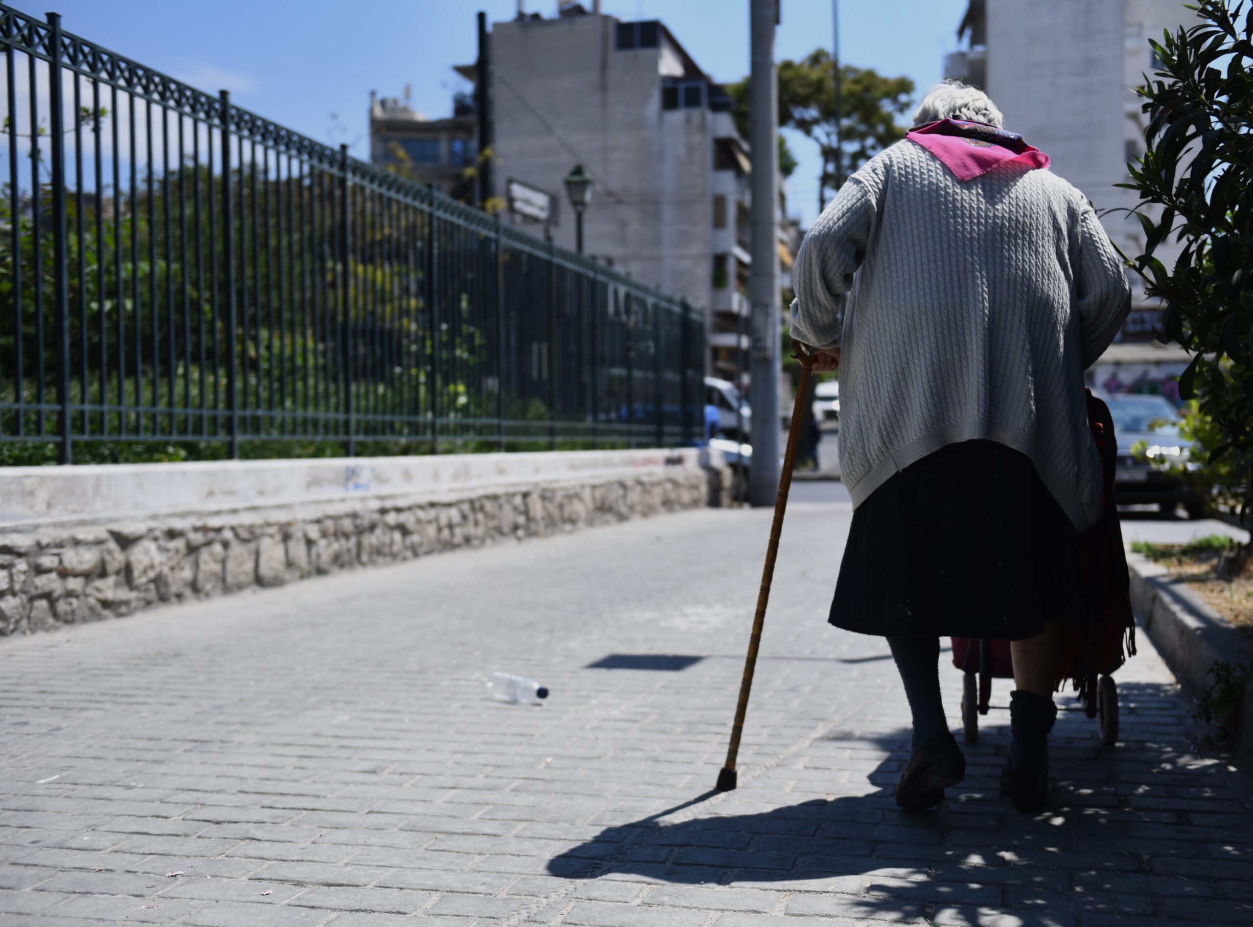 Βόλος: Ξεγέλασε ηλικιωμένη και της πήρε 30.000 ευρώ