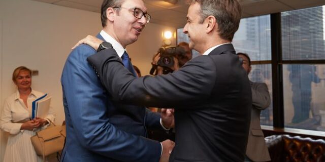 Βούσιτς: “Η Σερβία δεν θα αποτελέσει πάρκινγκ μεταναστών”