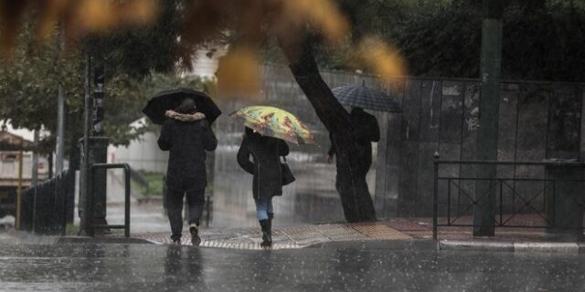 Καιρός: Άρχισε η ψυχρή εισβολή – Στα λευκά η Βόρεια Ελλάδα, καταιγίδες στην Αττική