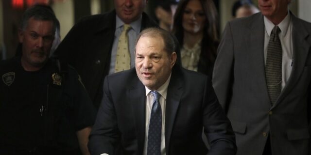 Γουάινστιν: Στο νοσοκομείο με πόνους στο στήθος μετά την καταδίκη του για βιασμό