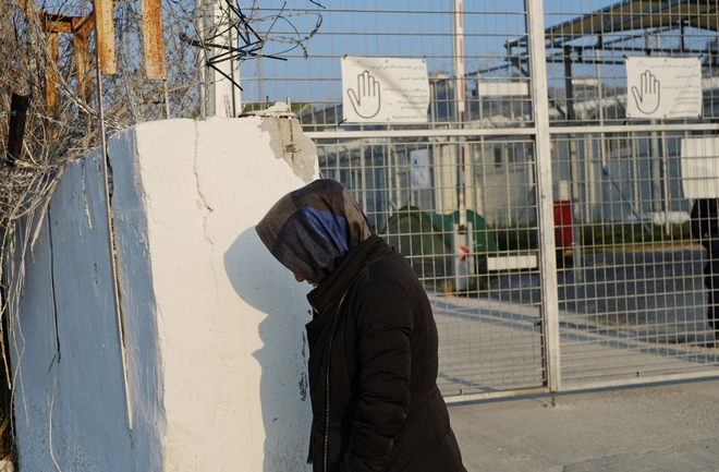 Απελαύνουν 19χρονη στην Τουρκία, τη χωρίζουν από τους γονείς της