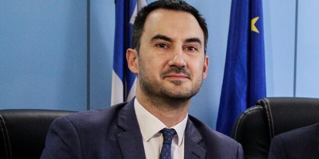 Χαρίτσης: “Αντί για έκκληση για εθελοντές η κυβέρνηση να προχωρήσει τώρα σε προσλήψεις γιατρών και νοσηλευτών”
