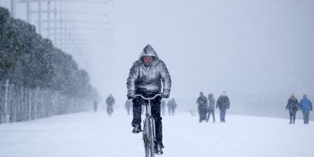 Καιρός: Έκτακτο δελτίο – Καταιγίδες, χιόνια και θυελλώδεις άνεμοι