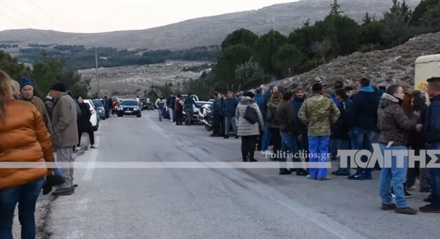 Χίος: Εκατοντάδες πολίτες διαδήλωσαν κατά της δημιουργίας νέας δομής προσφύγων