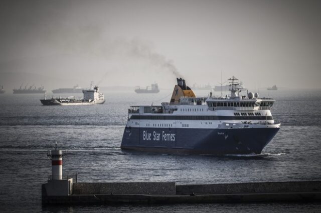 Κορονοϊός: Τι καταγγέλλουν επιβάτες του πλοίου που είναι σε καραντίνα στη Λήμνο