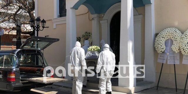 Κορονοϊός: Σε κλίμα οδύνης το τελευταίο αντίο στον Μανώλη Αγιομυργιαννάκη