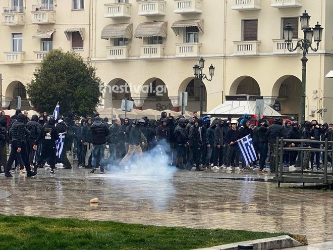 Θεσσαλονίκη: Μικροεντάστεις σε συγκεντρώσεις υπέρ και κατά των μεταναστών