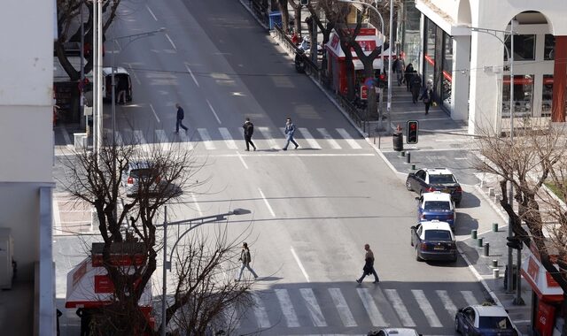 Κορονοϊός: Σε ισχύ η απαγόρευση συναθροίσεων άνω των 10 ατόμων – Οι αποδεκτές μετακινήσεις