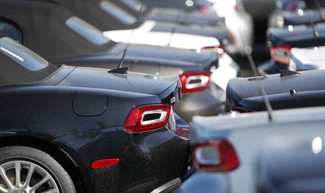 Μειώθηκαν οι πωλήσεις αυτοκινήτων στην Ιταλία λόγω του κορονοϊού