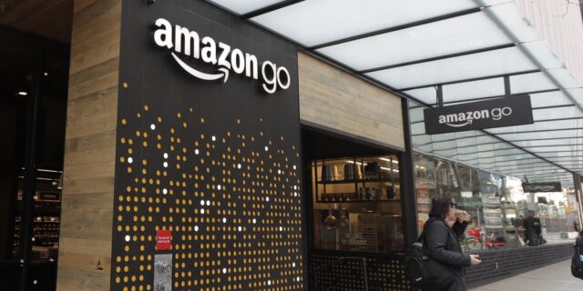 Κορονοϊός: Η Amazon προσλαμβάνει κόσμο για να “μείνουμε σπίτι”