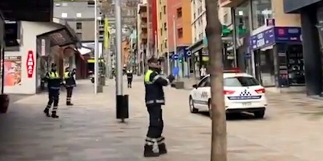 Κορονοϊός στην Ανδόρρα: Η αστυνομία χορεύει το baby shark για να ευχαριστήσει όσους μένουν σπίτι