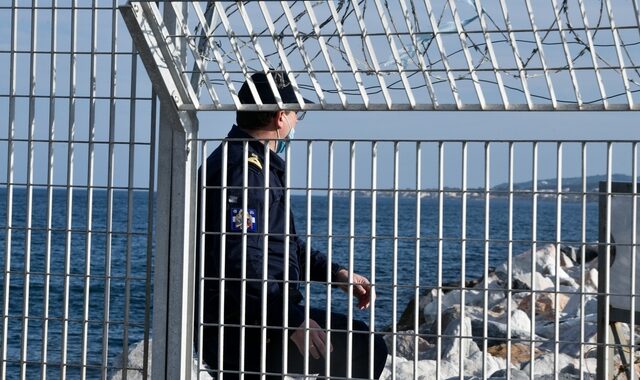 Λέσβος: Επεισόδια στο λιμάνι – Μετανάστες ζητούν να φύγουν από το νησί