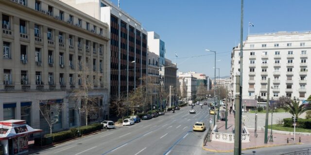 To “Μένουμε Σπίτι” καθάρισε τον ουρανό της Αθήνας