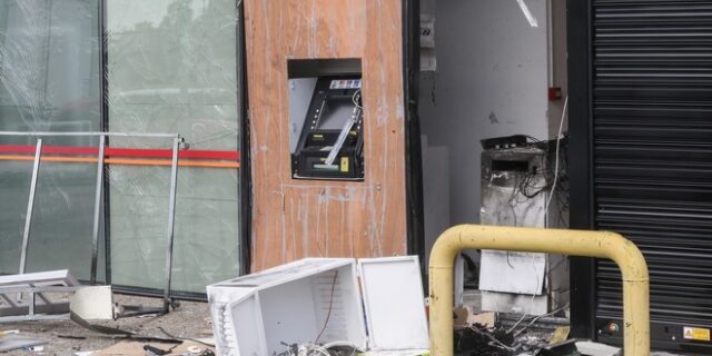 Ανατίναξαν ΑΤΜ τράπεζας στο Μενίδι