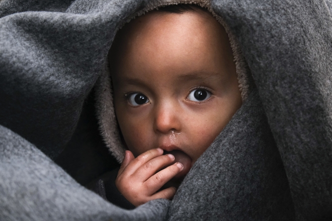 Αλτρουισμός από κούνια: Μωρά ενάμισι έτους μοιράζονται το φαγητό τους
