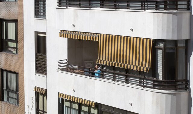 Κορονοϊός: Ζευγάρι στο Ντουμπάι θα τρέξει μαραθώνιο στο μπαλκόνι του