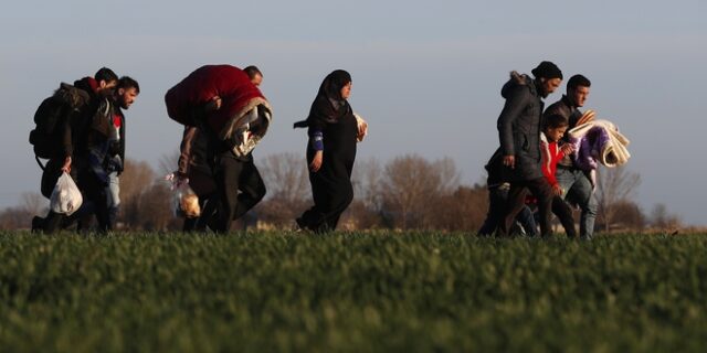 Τις 32 έφτασαν οι συλλήψεις σήμερα στον Έβρο-Κανείς τους δεν ήταν πρόσφυγας από την Συρία