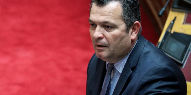 Σε κατ’ οίκον περιορισμό ο βουλευτής Χρήστος Μπουκώρος