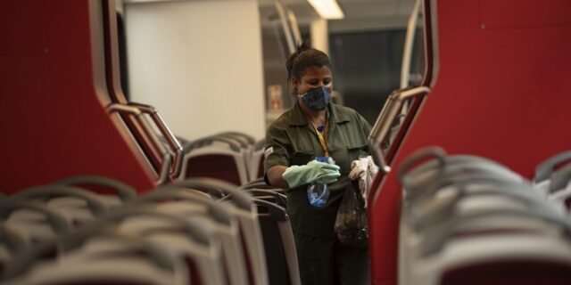 Κορονοϊός: Πρώτος νεκρός στη Βραζιλία, αλλά ο Μπολσονάρου μιλά για “υστερία”