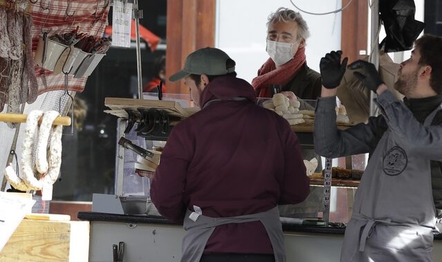 Κορονοϊός: Εθελοντές στο Λονδίνο προσφέρουν δωρεάν γεύματα στο νοσηλευτικό προσωπικό