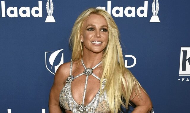 Η “συντρόφισσα” Britney Spears καλεί για αναδιανομή του πλούτου
