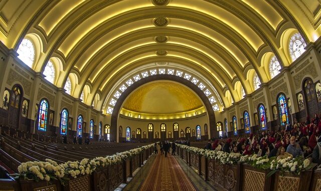 Κορονοϊός: Κλείνουν εκκλησίες και τεμένη στην Αίγυπτο