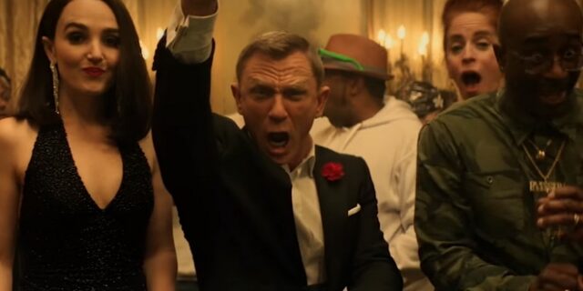 Ο Daniel Craig “ξεσαλώνει” σε καζίνο – Η απομυθοποίηση του James Bond