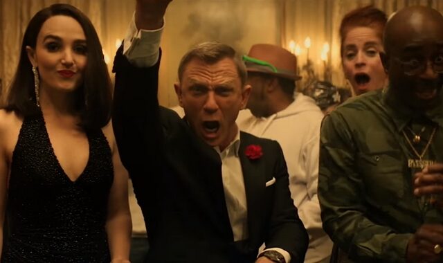 Ο Daniel Craig “ξεσαλώνει” σε καζίνο – Η απομυθοποίηση του James Bond