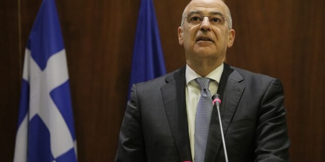 Επικοινωνία Δένδια με Μπορέλ και Αιγύπτιο ΥΠΕΞ για Τουρκία και προσφυγικό